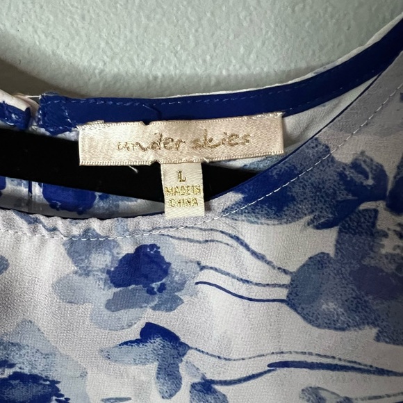 Under Skies White Tank Top with Blue Floral Print - Picture 3 of 5